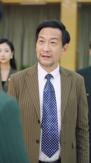 老爸装穷二十年摊牌了（58集）终于找到这部短剧了