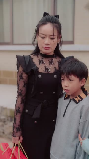 中年被裁后，我拿下总裁弟弟（66集）火爆短剧来袭好看又上头