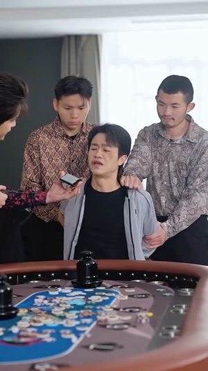 拒绝高冷女神后，绑定被骗成真系统（70集）都市短剧推荐免费看